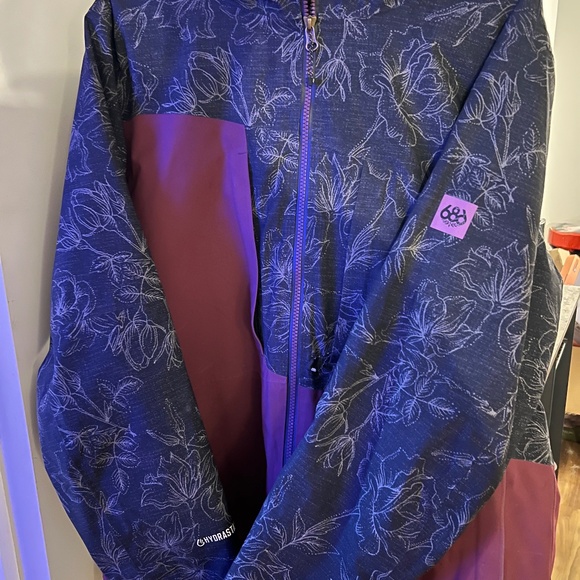 women's snowboard jacket - Picture 1 of 3
